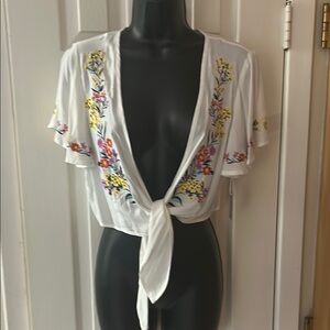 Beautiful Forever 21 White Flutter Sleeve Tie-Front shawl.